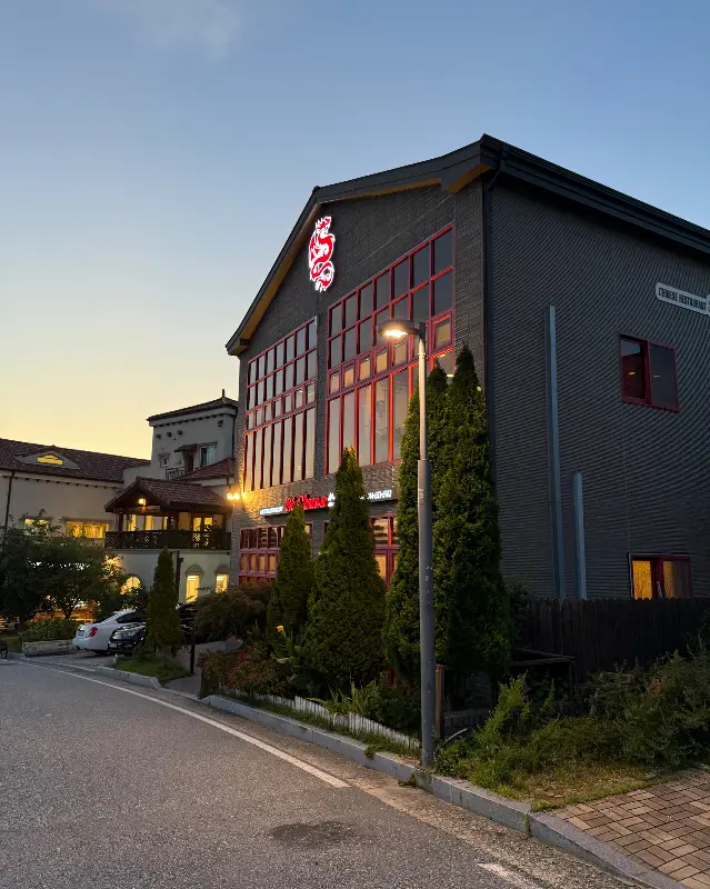 세련된 외관을 자랑하는 쓰촨의 건물