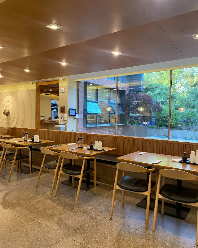 스시센슈 내부 테이블