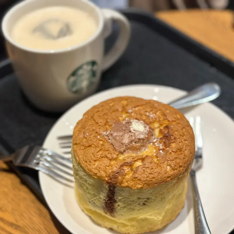 아메리카노와 가나 케이크