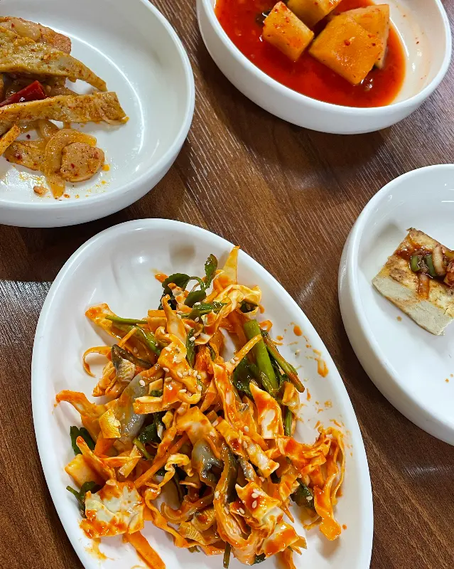 정갈한 밑반찬 클로즈업