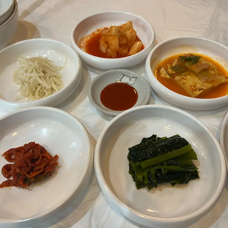 깔끔한 매장 내부