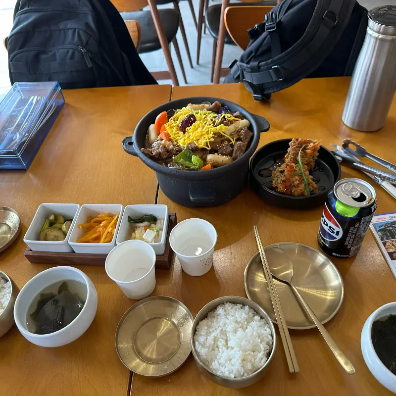 깔끔한 테이블 세팅