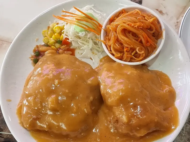 옛날 돈까스 한 상 차림