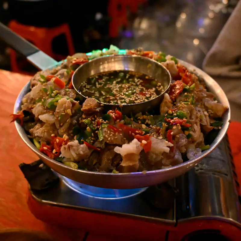 푸짐한 양을 자랑하는 계란말이 김밥