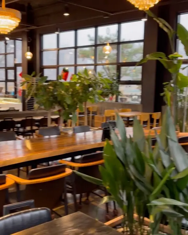 카페 내부 인테리어