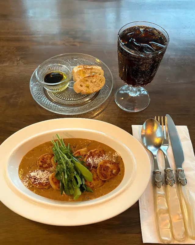 포르치니 뇨끼의 풍미는 잊을 수 없는 맛이었다.