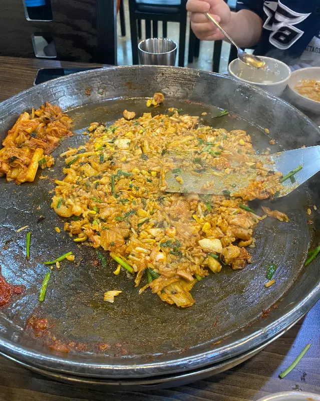 볶음밥은 닭갈비의 완벽한 마무리