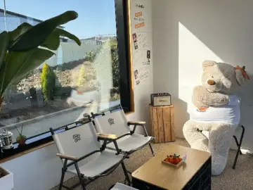 상큼함이 팡팡! 애월 해안도로 숨은 보석, 제주 주스 맛집 Jufi에서 인생 황금향 주스를 만나다!