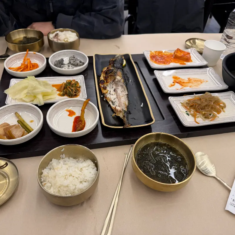 고등어 구이 정식 한상 차림