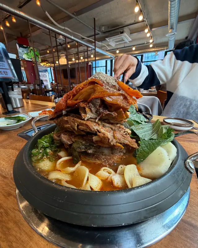 감자탕 푸짐한 양