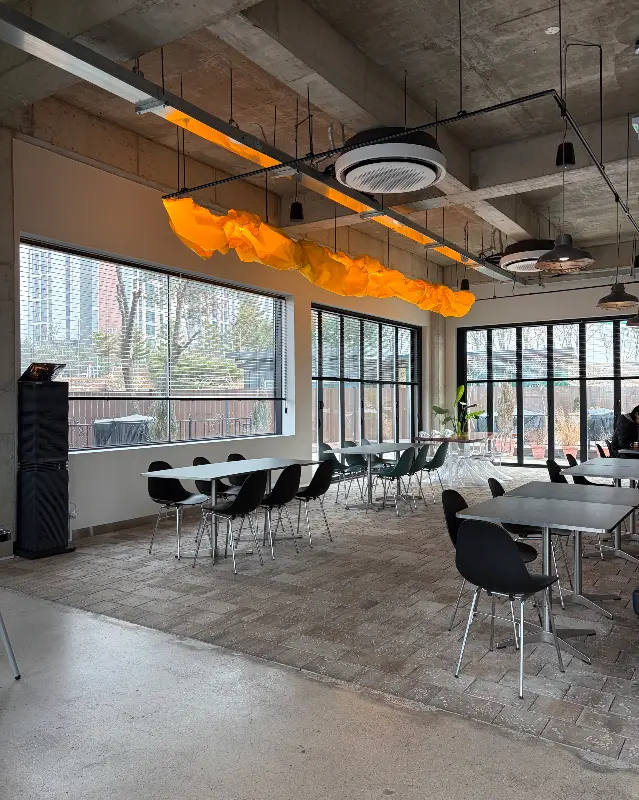 카페 내부 전경