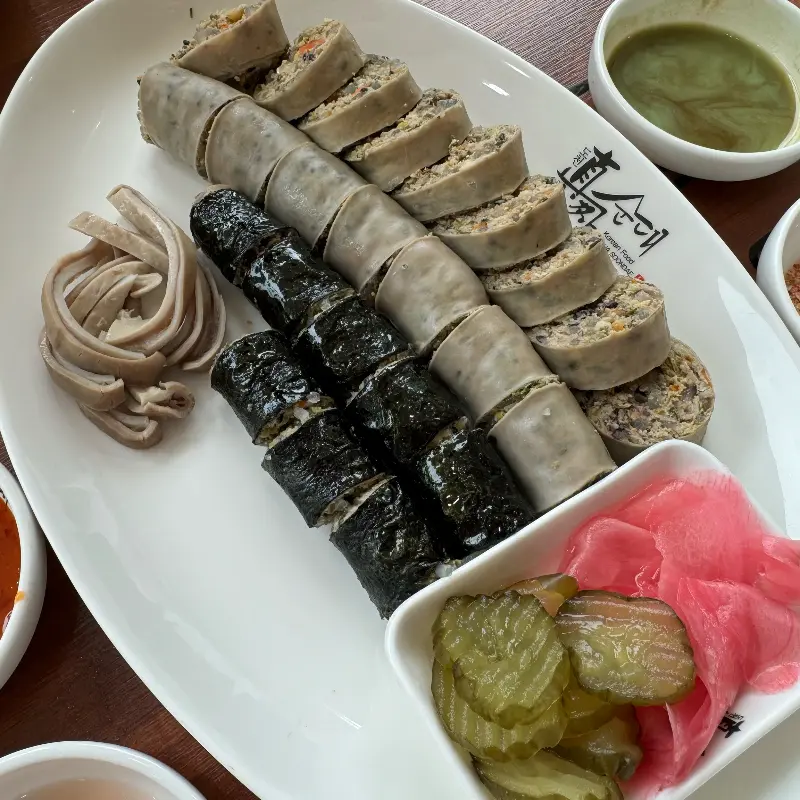 다채로운 모듬 순대 한 상