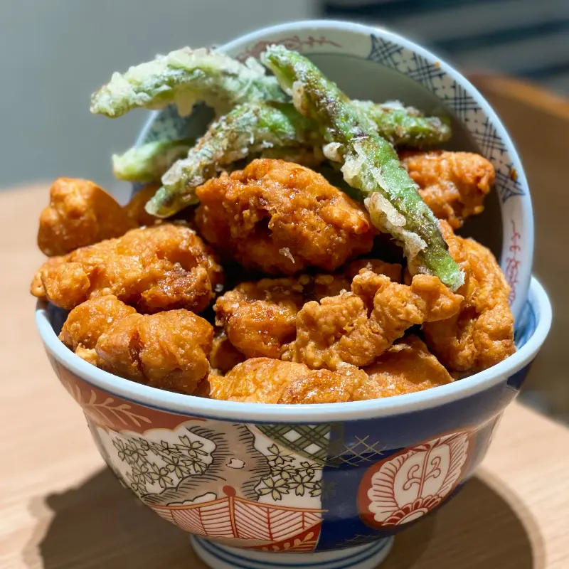 가라아게 텐동의 비주얼