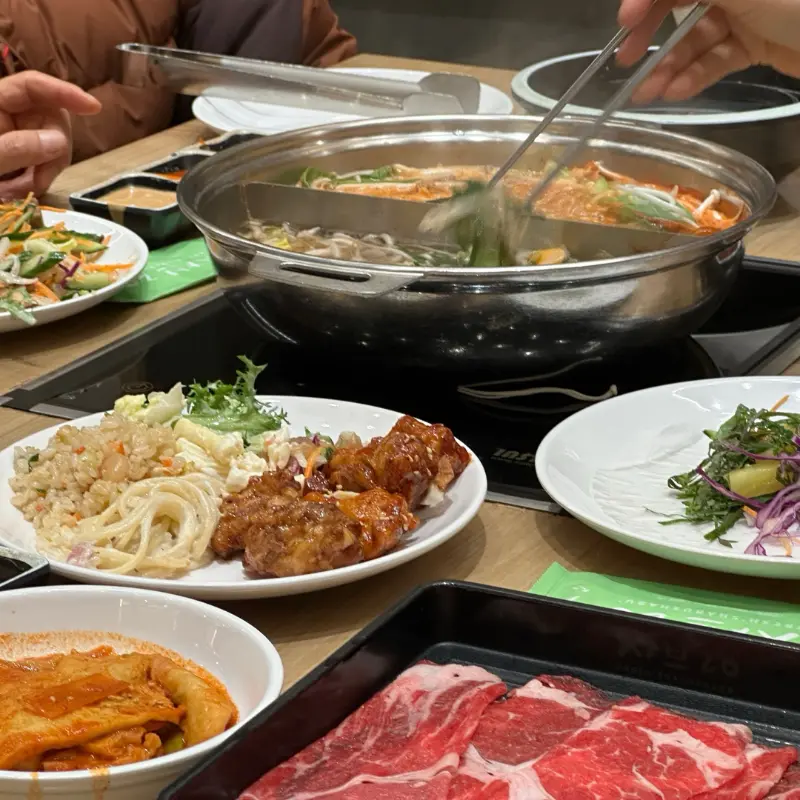 샤브샤브 한 상 차림