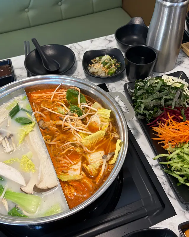 깔끔한 테이블 세팅