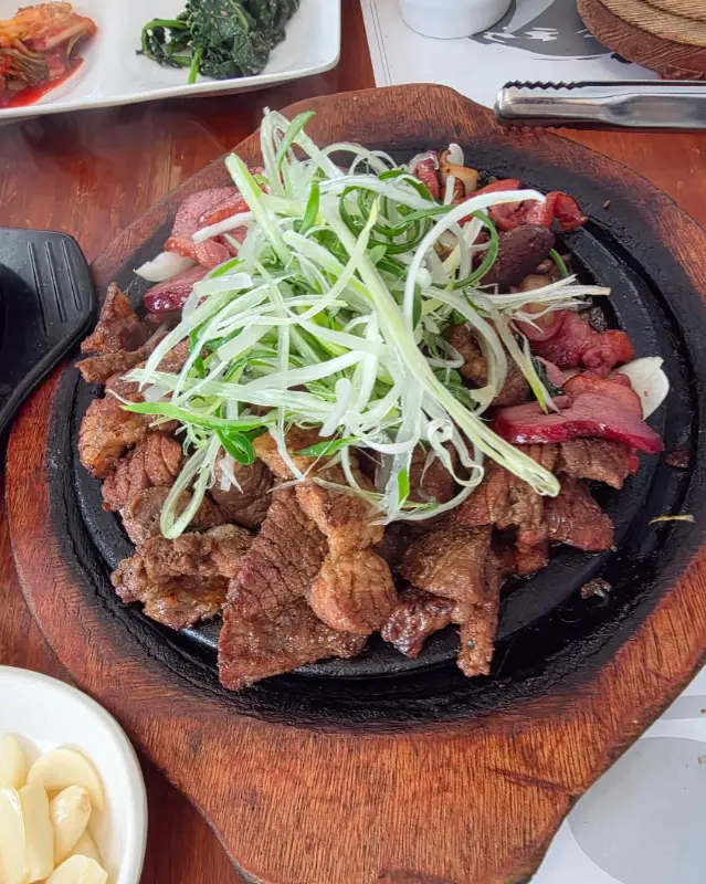 돼지 석갈비와 오리 석갈비