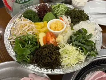 강동구 미식의 정수, 20년 전통 인정원 월남쌈 맛집 기행