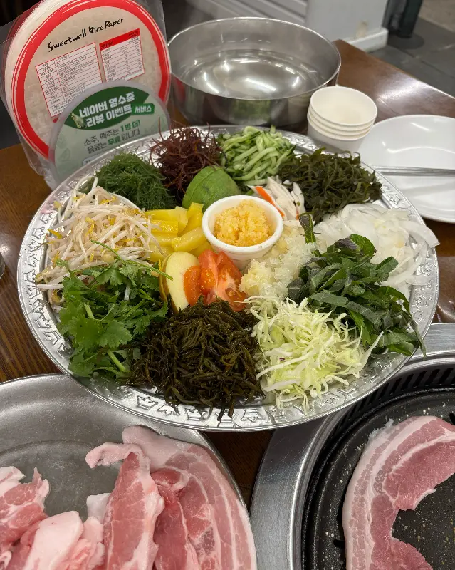 다채로운 색감의 월남쌈 재료