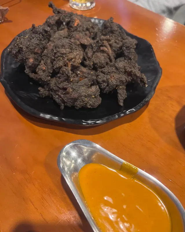 독특한 비주얼의 동글락 바삭 치킨