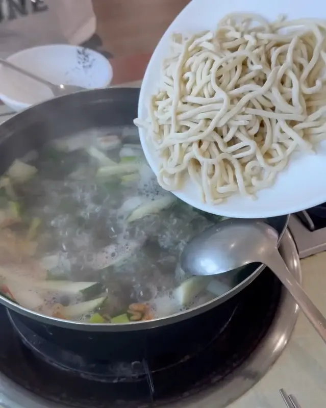 칼국수 면 투하