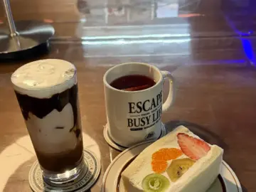 힙스터들의 성지, 부산대 할온시티에서 맛보는 인생 디저트 & 커피 맛집 탐험기