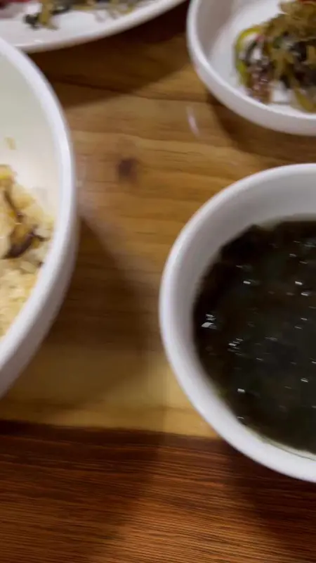 김에 싸먹는 홍합밥