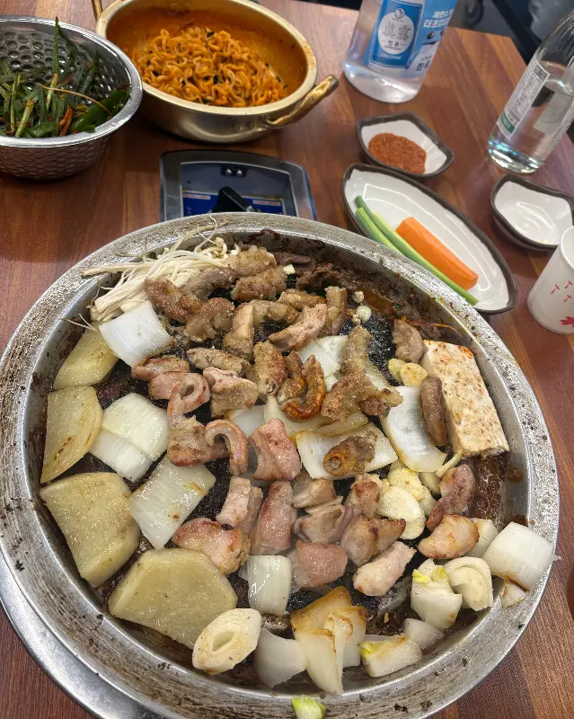 불판 위 모듬구이