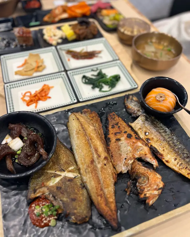 모듬 생선 구이 한 상 차림