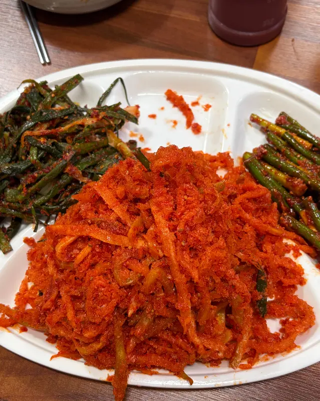 무생채, 파김치, 마늘쫑