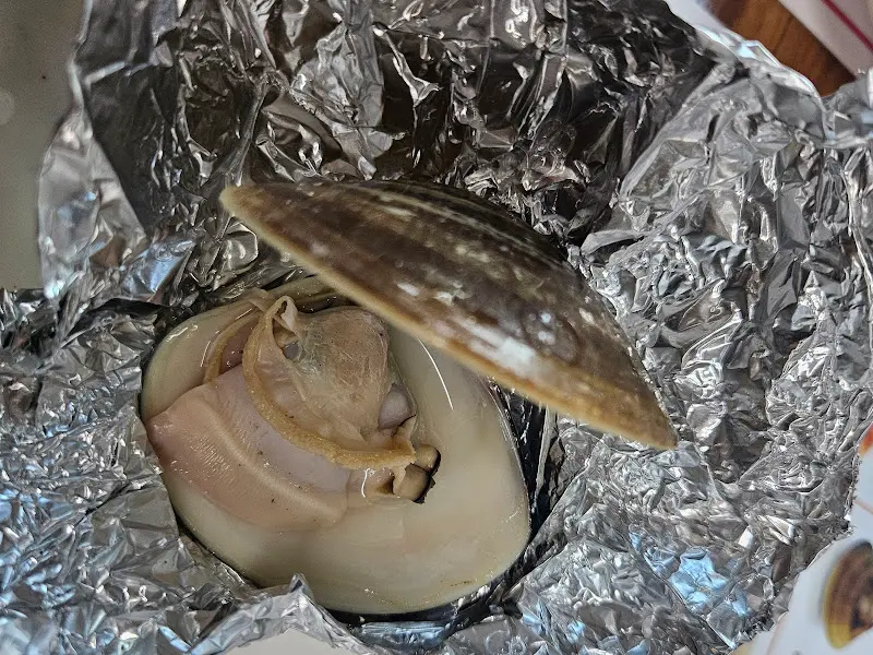 은박지에 구워져 나오는 백합 구이