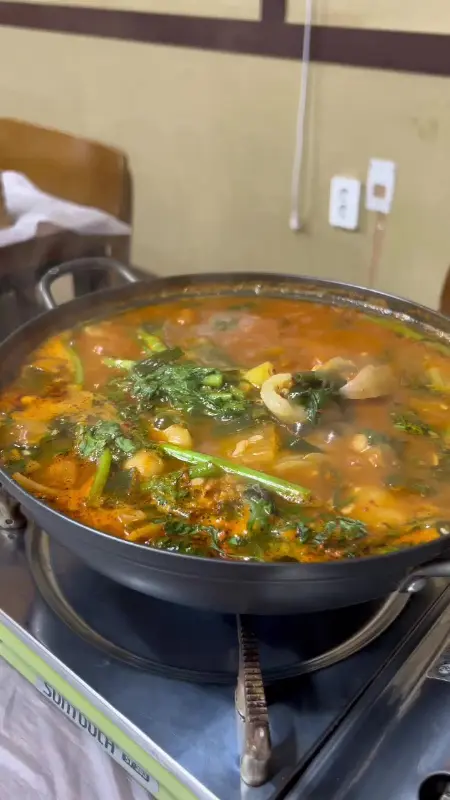 보글보글 끓는 쏘가리 매운탕