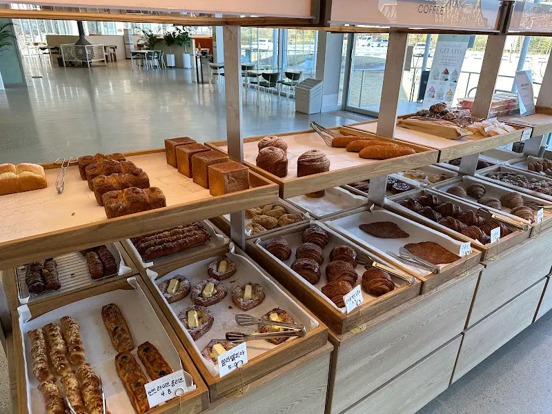 스코펠 HamAn 카페의 다양한 빵 종류