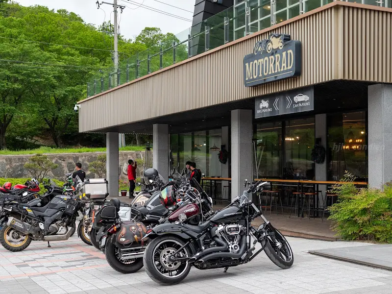 모토라드 카페 외관