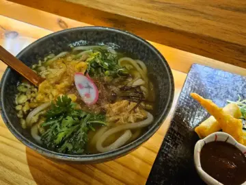 부산 대연동, 쫄깃한 면발의 향연! 자가제면 우동 맛집 기행