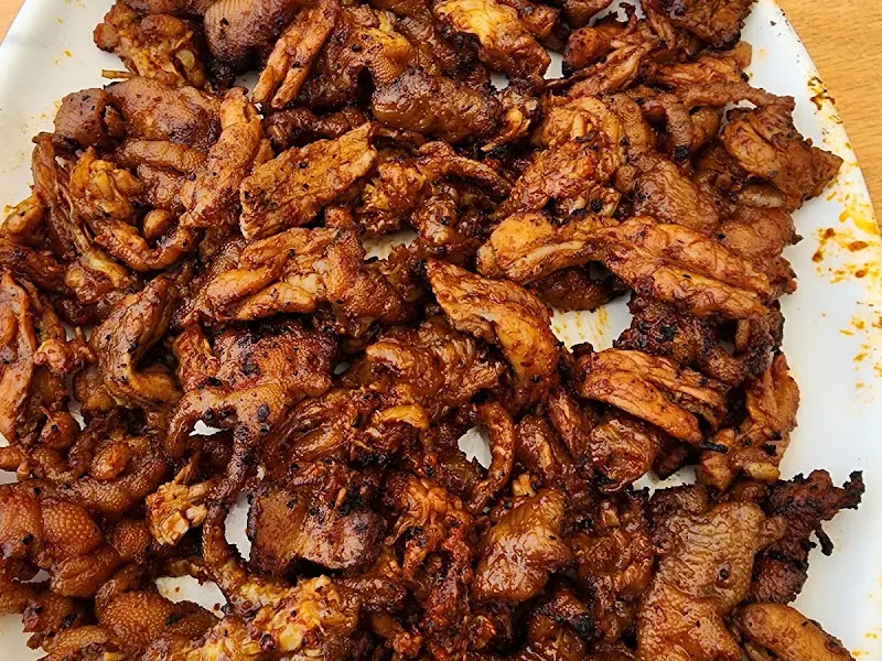 푸짐한 닭발 한 접시