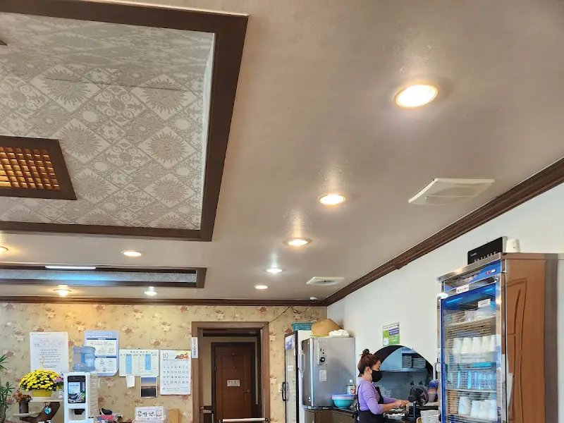 정든한정식 내부 인테리어