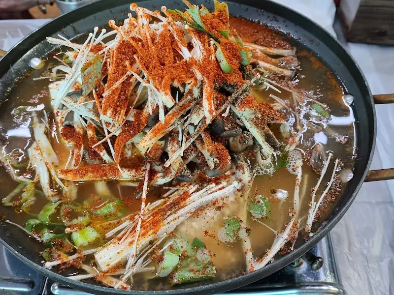 푸짐하게 담겨져 나온 두부전골