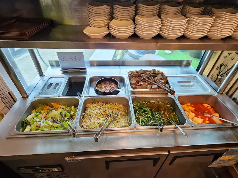 다채로운 밑반찬 셀프 코너