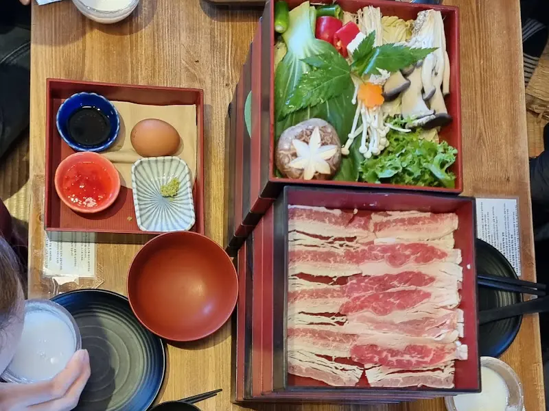 샤브샤브 한 상 차림