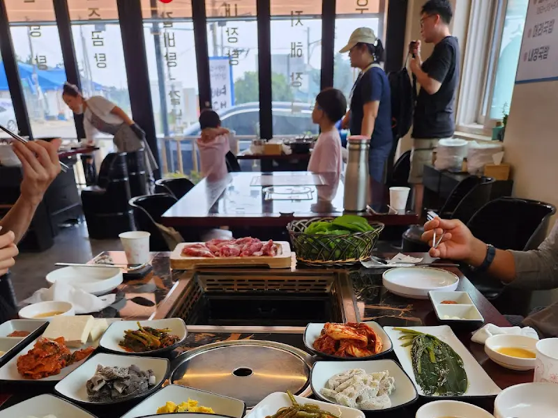 빠삐용숯불구이 내부 모습