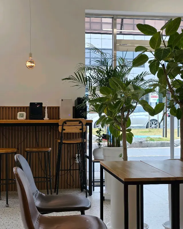 카페 내부 인테리어