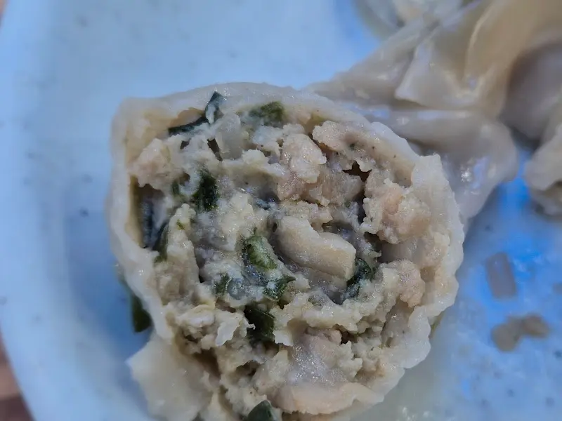 오대오 바지락 칼국수 왕만두 단면