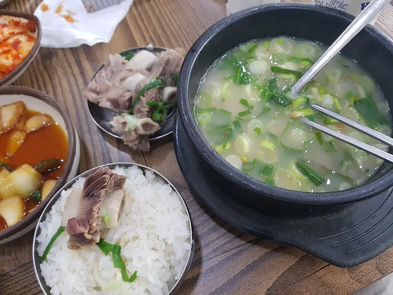 진곰탕과 갈비곰탕