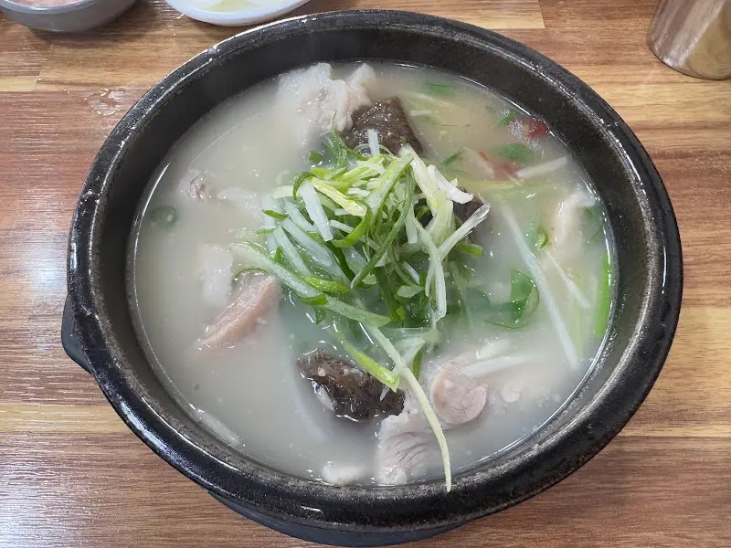 돼지국밥 비주얼