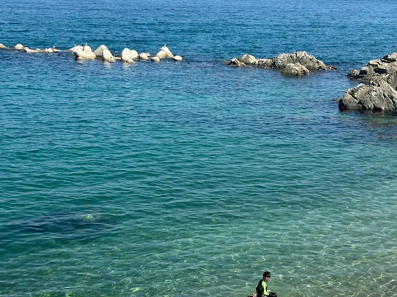 귀빈대게회타운 바로 앞에 펼쳐진 아름다운 바다