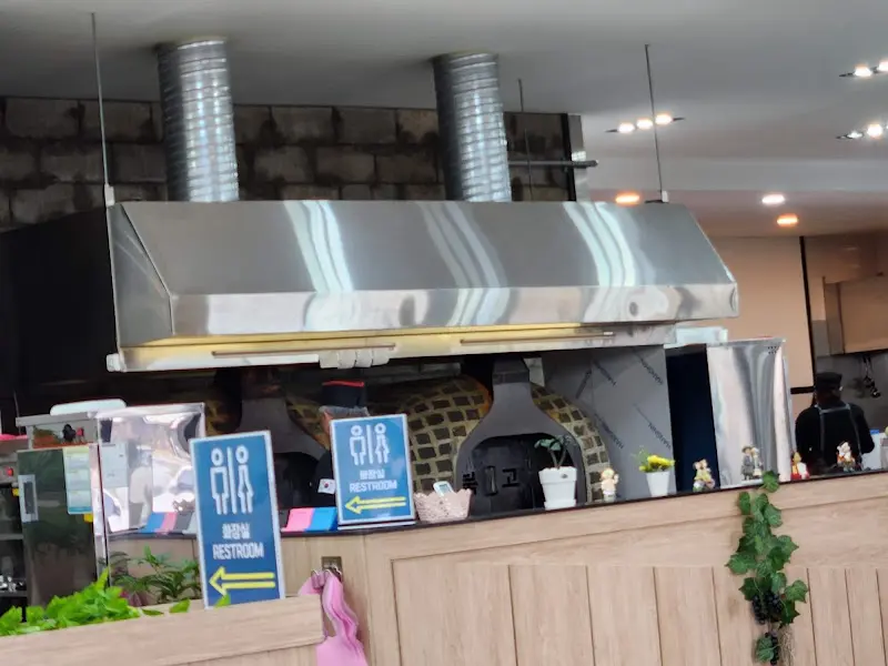 식당 내부, 화덕 시설