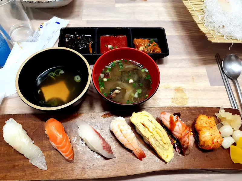 신라초밥 김치초밥