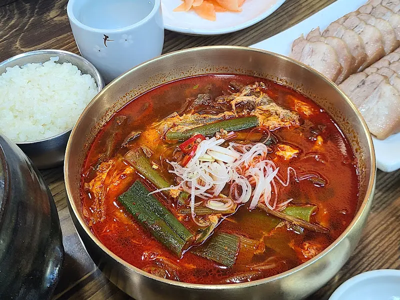 삼교리동치미막국수 춘천점 육개장