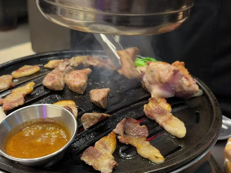 잘 구워진 흑돼지