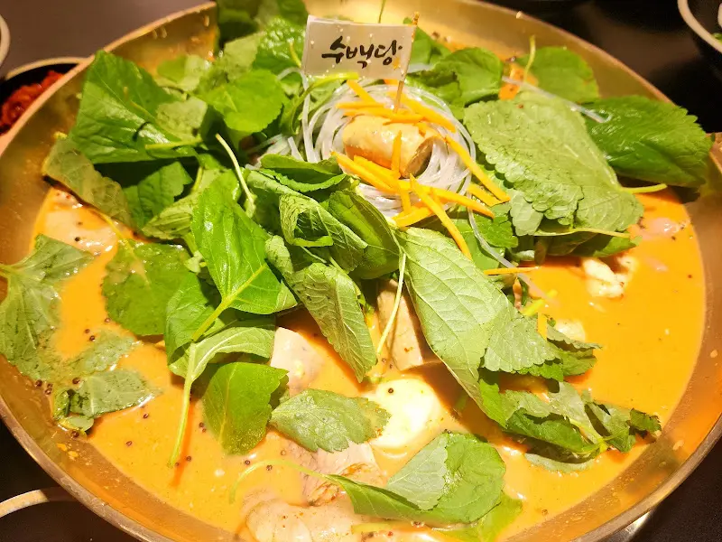 수백당의 대표 메뉴, 순곱새전골